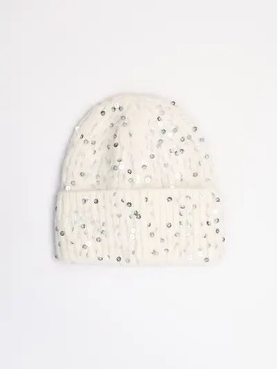 Шапка-бини с отворотом с пайетками белого цвета